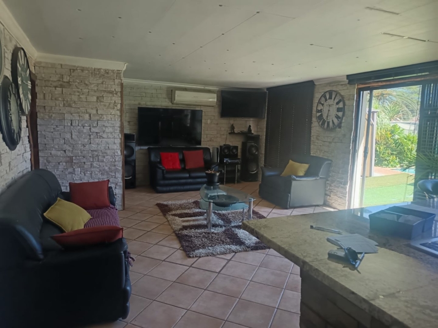 4 Bedroom Property for Sale in Rhodesdene Northern Cape